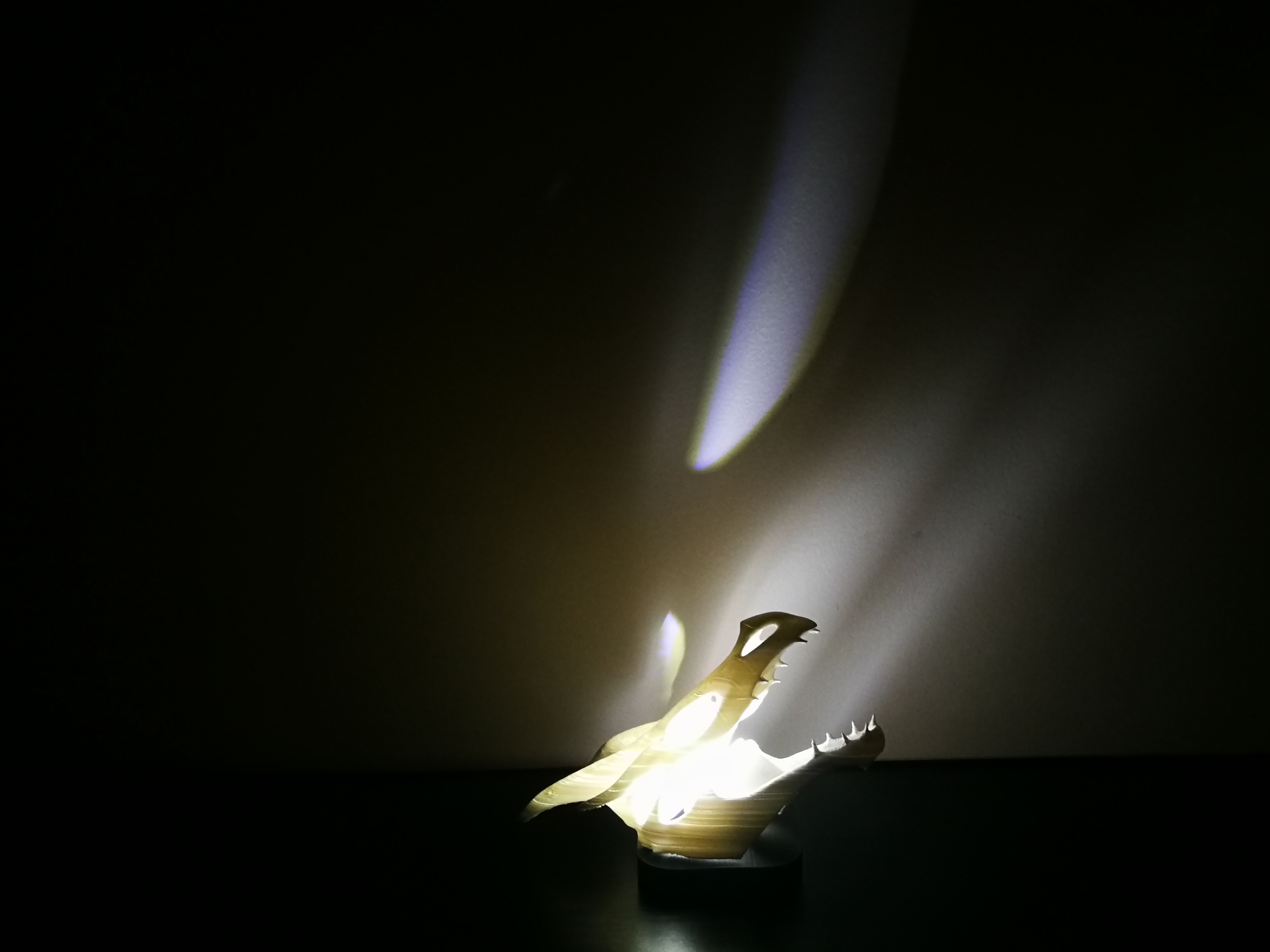 lampara dragon luz blanca